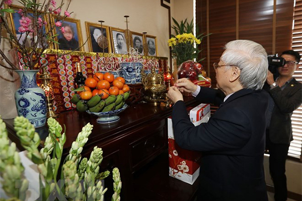 Tổng bí thư, Chủ tịch nước dâng hương tưởng niệm nguyên Tổng bí thư Lê Duẩn, Trường Chinh