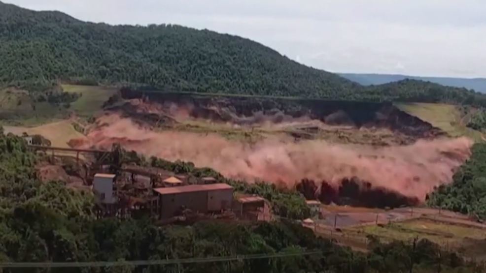 Khoảnh khắc vỡ đập kinh hoàng ở Brazil, 110 người chết