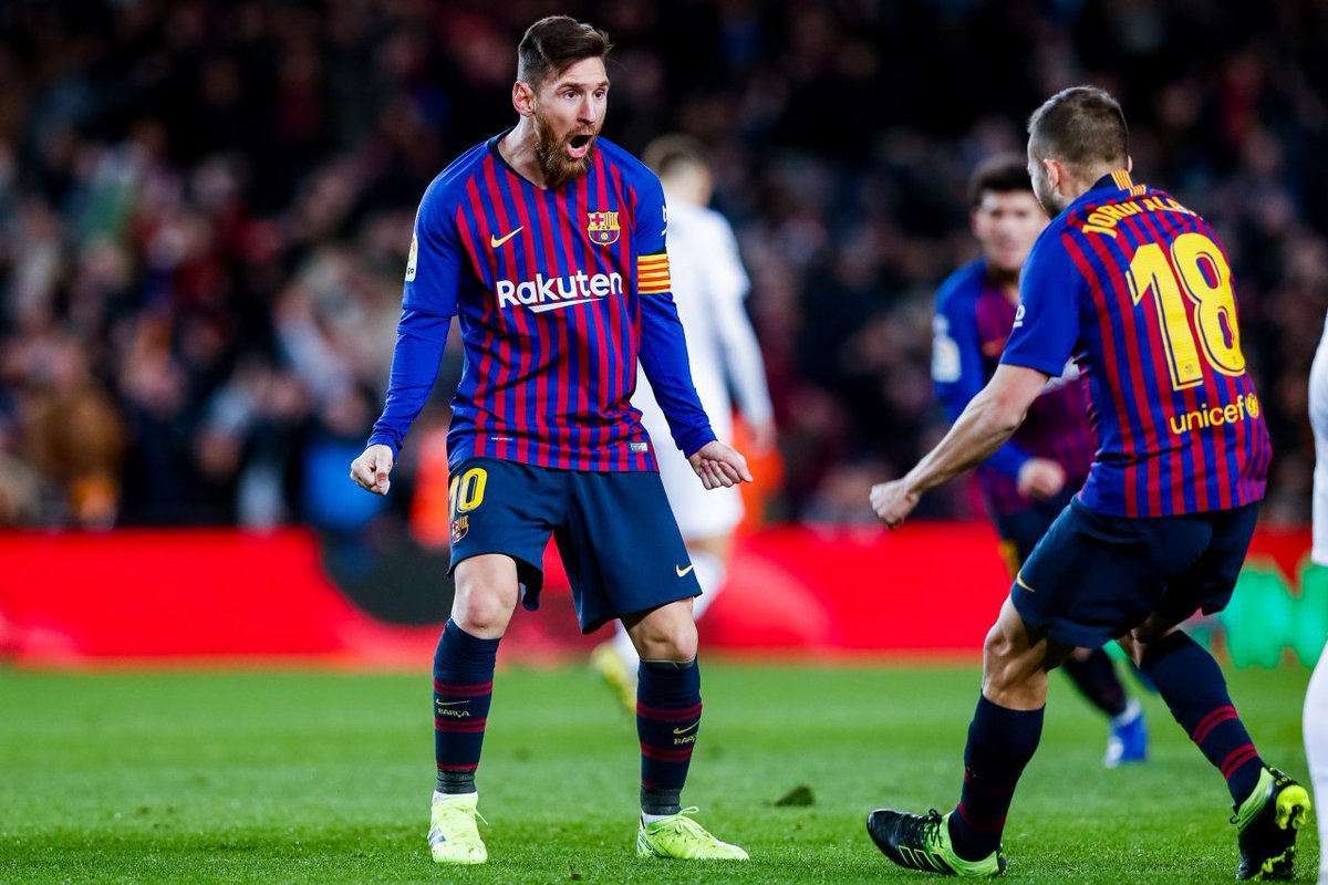 Messi chói sáng, Barca được cứu trước Siêu kinh điển