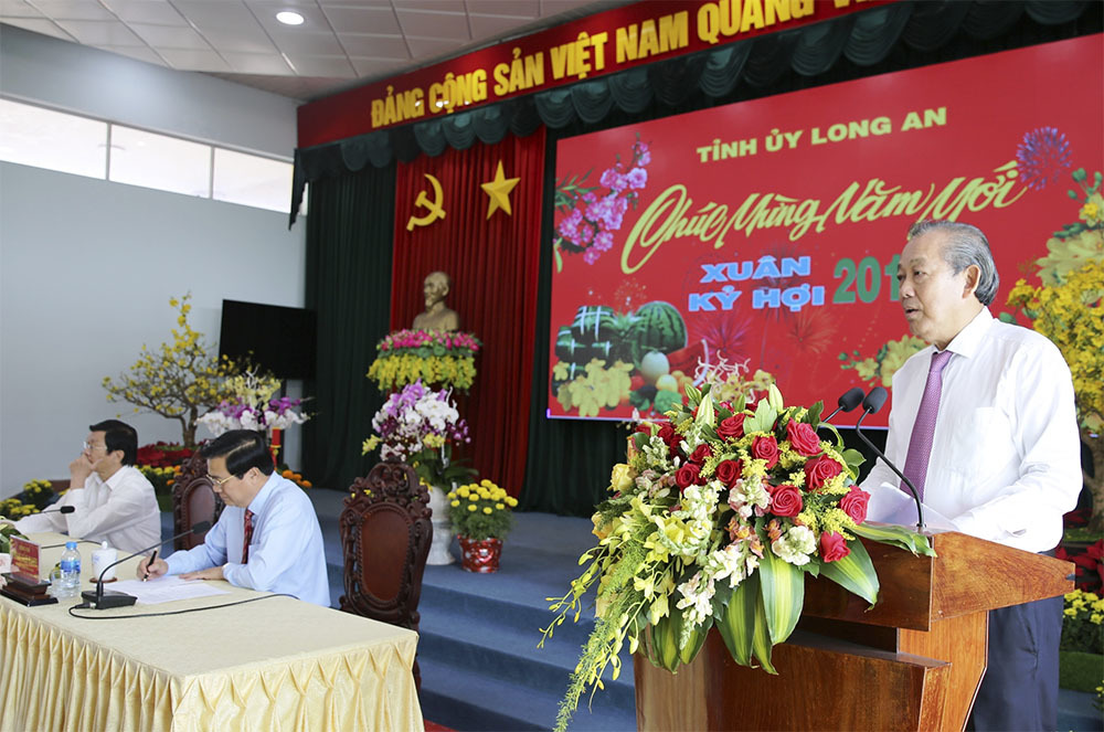 Phó Thủ tướng Trương Hòa Bình chúc Tết Đảng bộ, chính quyền và nhân dân Long An