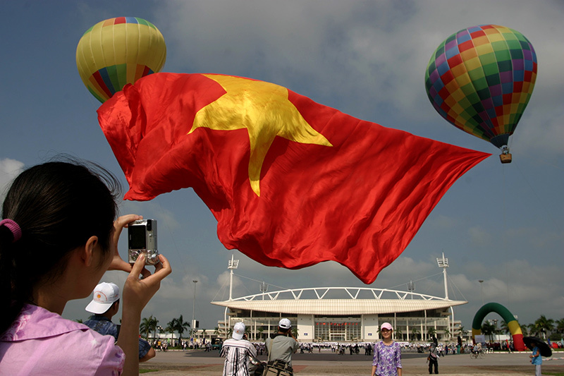 Nào ai có nghĩa có tình, lại đây!