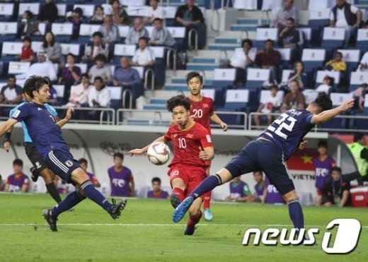 Báo Hàn phát sốt Công Phượng: Messi Việt Nam đến K-League!