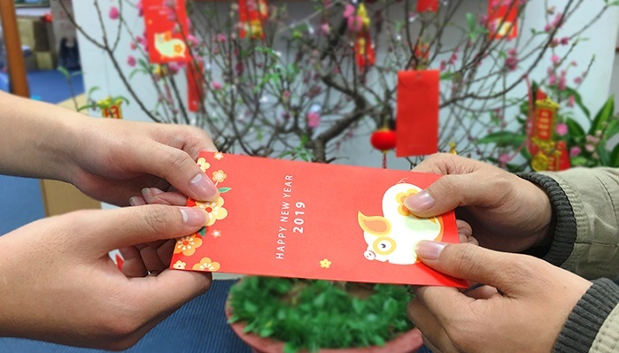 Bị 'đá' ngay mùng 1 Tết vì lì xì người yêu 100 nghìn đồng