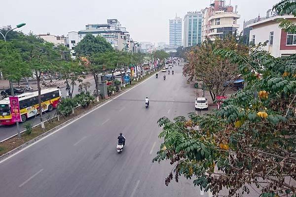 Lạ kỳ phố Hà Nội vắng hắt hiu ngày đầu đi làm sau Tết