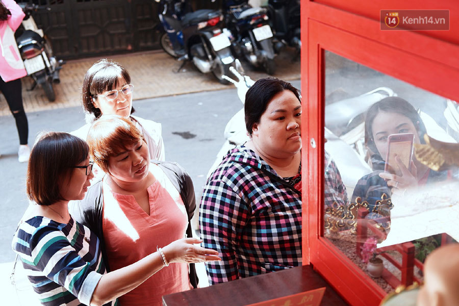 Kỳ Lạ Máy Xin Xăm TỰ ĐỘNG 40 Tại Chùa Vạn Phật Sài Gòn Hoạt Động Như Thế  Nào  YouTube