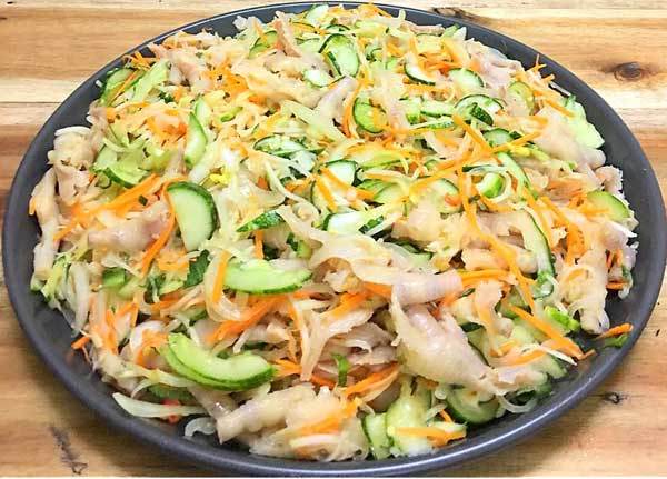 Cách làm món nộm chân gà rút xương đơn giản