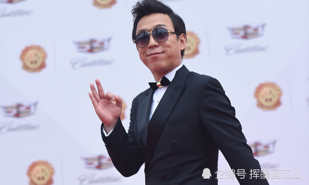 Hoàng Bột - 'trai xấu' trở thành vua hài quyền lực, được mỹ nhân si mê