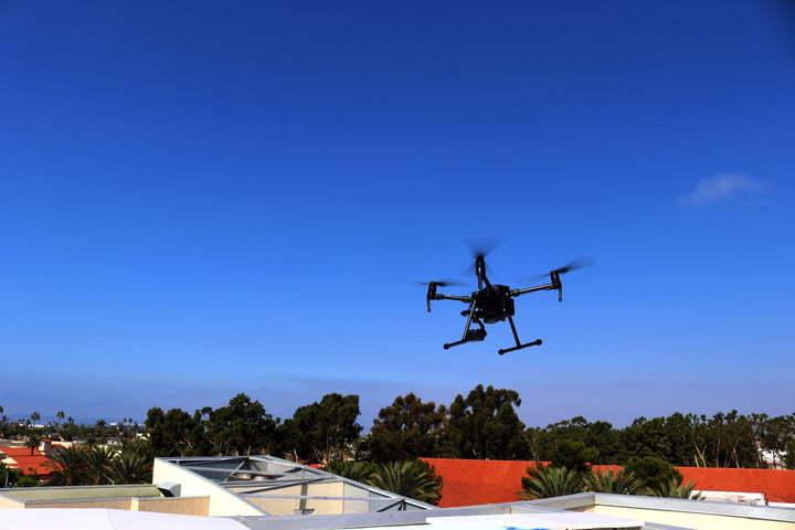 Cảnh sát Mỹ truy đuổi nghi phạm bằng drone
