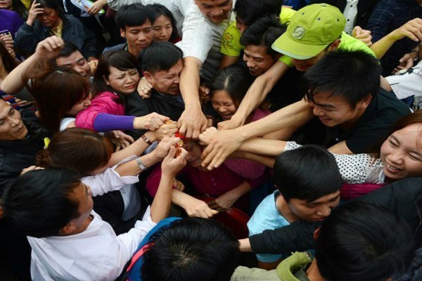 'Cửa chùa không phải nơi xin cho, mua bán'