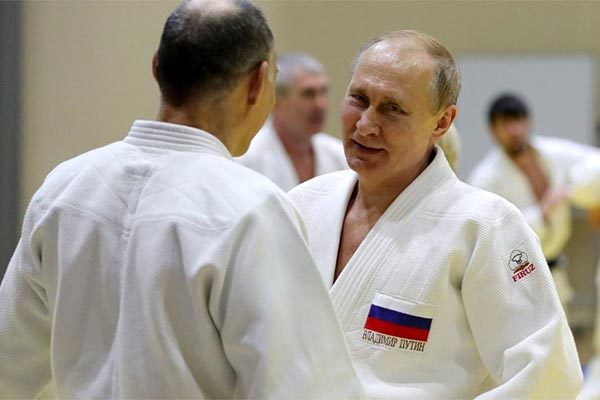 Putin bị thương khi thử đấu với nhà vô địch Judo