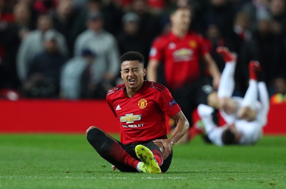 Nghỉ 3 tuần, Martial và Lingard khiến MU khốn đốn