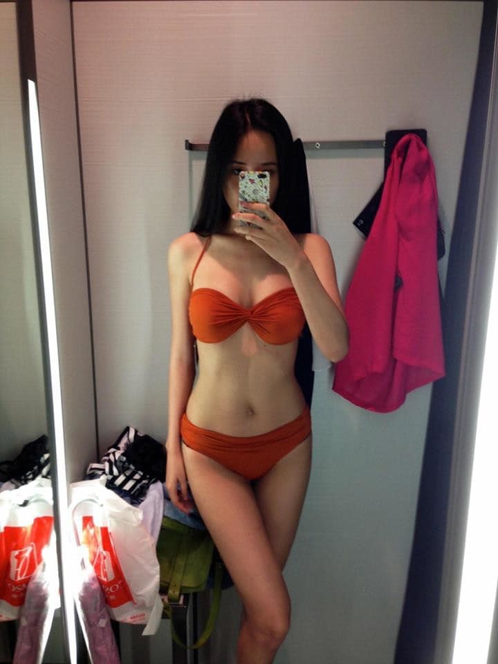 Những lần Mai Phương Thúy khoe dáng nóng bỏng với bikini