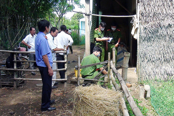 Người phụ nữ giăng bẫy 'nhặt trứng gà', dùng búa đập đầu hàng xóm
