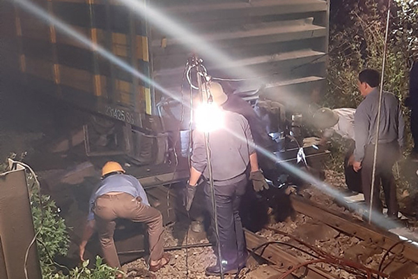 Tàu hỏa trật bánh, đường sắt Bắc - Nam tắc nghẽn