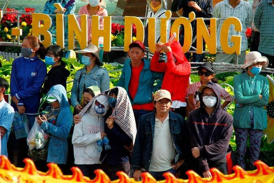 'Biển người' đổ về Bình Dương dự lễ rước chùa Bà Thiên Hậu 'Biển người' đổ về Bình Dương dự lễ rước chùa Bà Thiên Hậu