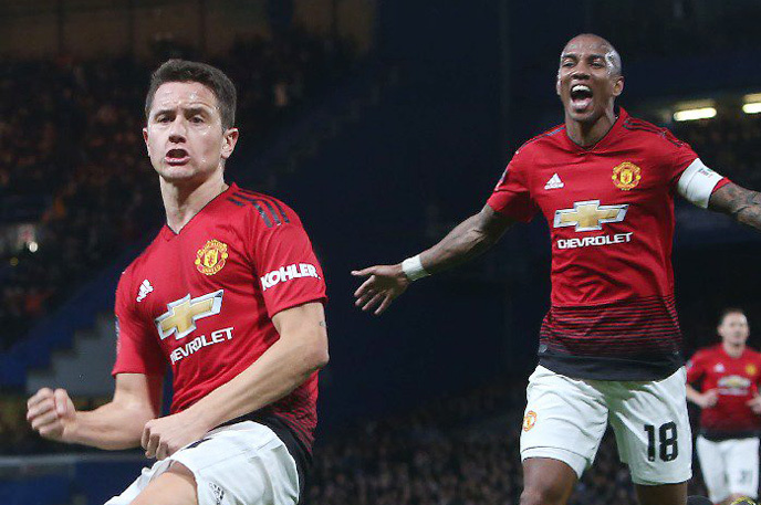 Ghi bàn loại Chelsea, Ander Herrera được MU thưởng lớn