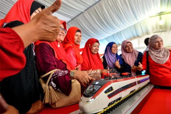 Malaysia tuyên bố hủy dự án, TQ vội hạ giá