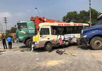 3 ô tô kẹp xe máy trên đại lộ Thăng Long, 2 vợ chồng thiệt mạng