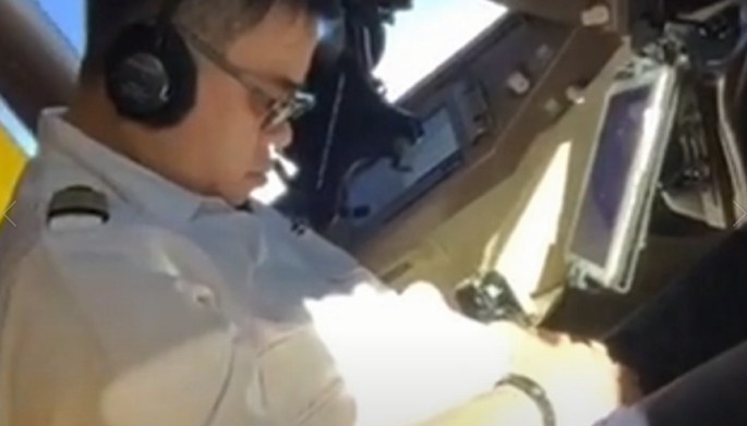 Phi công ngủ gật khi lái máy bay: Cả trăm hành khách hoảng sợ