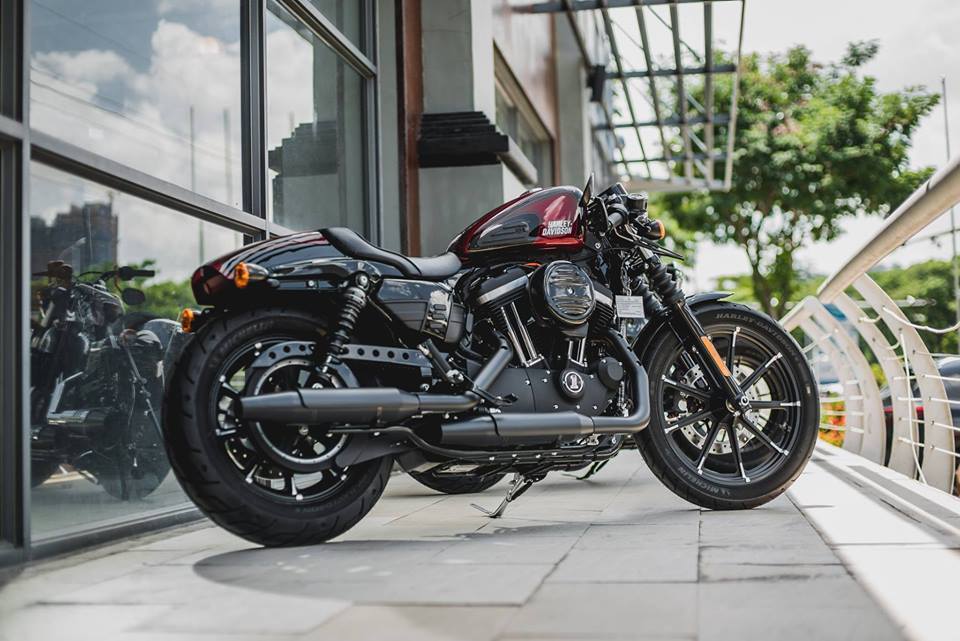 Minh Nhựa tậu siêu mô tô Harley