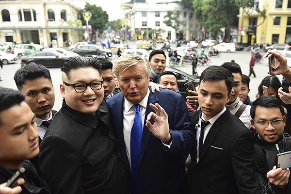 Bản sao Trump-Kim làm rộn ràng phố phường Hà Nội