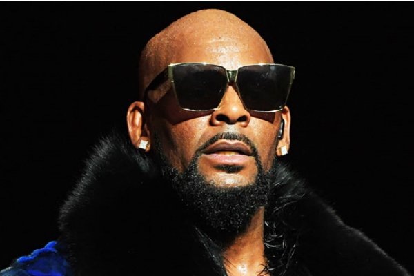 R. Kelly bị truy tố 10 tội về lạm dụng tình dục sau khi lộ 2 băng sex
