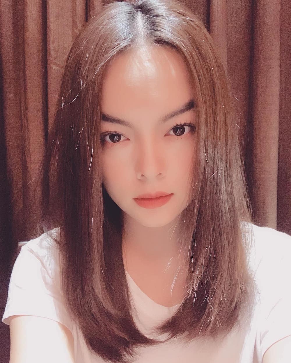 Hoa hậu Tiểu Vy gây bất ngờ với hình ảnh đẹp lạ ở tuổi 19