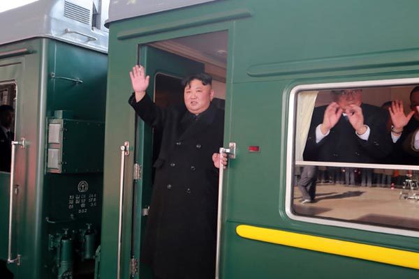 Triều Tiên chính thức xác nhận ông Kim Jong Un đến Việt Nam bằng tàu bọc thép