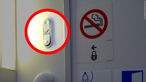 Vì sao máy bay cấm hút thuốc nhưng bắt buộc có gạt tàn?