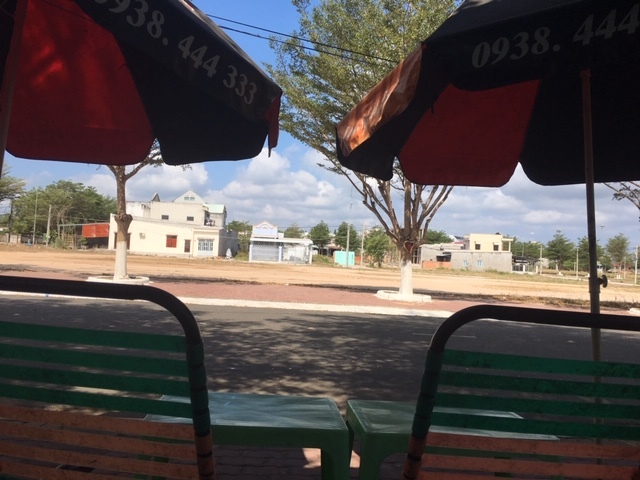 Mẩu thuốc lá trong phòng ngủ tiết lộ sự thật về bố nuôi của vợ