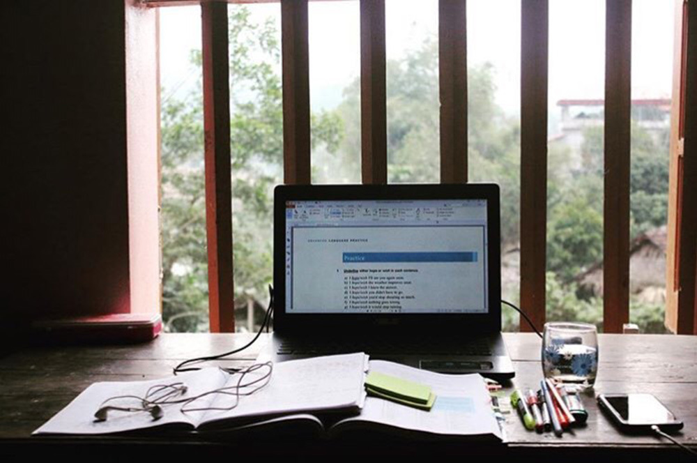 Vợ trẻ vay tiền xã hội đen trả 'tình phí' vì trót mê trai đẹp