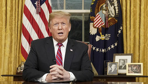 Tổng thống Donald Trump đăng Twitter ngày đến Hà Nội