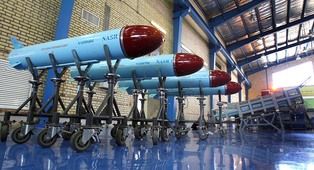 Xem tàu ngầm Iran lần đầu phóng tên lửa từ dưới nước