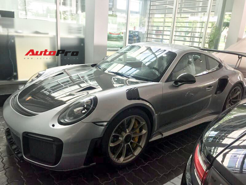 Sắm siêu xe Porsche 20 tỷ, Đặng Lê Nguyên Vũ từng nói gì?