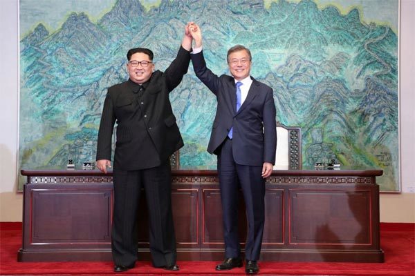 Bí quyết 'tăng chiều cao' của nhà lãnh đạo Kim Jong Un