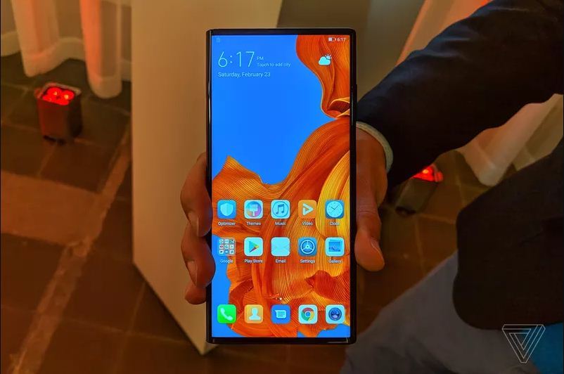 Trên tay điện thoại gập Huawei Mate X, đắt hơn hẳn Galaxy Fold