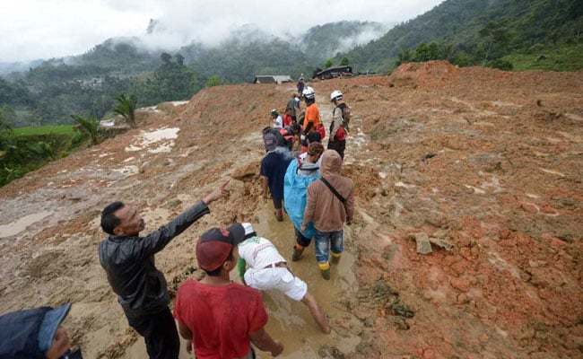 Ít nhất 60 người bị vùi lấp trong mỏ vàng Indonesia