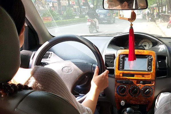 Chiều vợ mua ô tô, người đàn ông nhận kết đắng