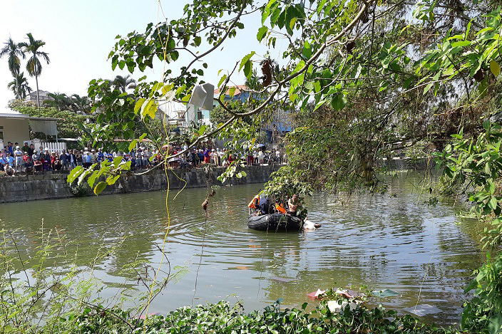 Sau va chạm giao thông, nam thanh niên nhảy sông chết đuối