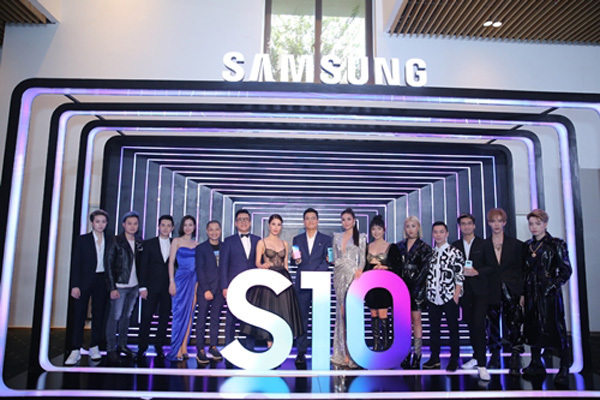 Sao Việt tiết lộ lý do ‘phải lòng’ Galaxy S10