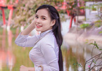 Bốn cô gái xinh đẹp từng tặng hoa khi Tổng thống Mỹ đến Việt Nam