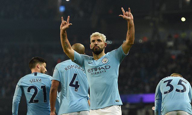 Aguero ghi bàn, Man City bám đuổi Liverpool