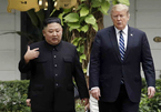 Phút tản bộ của ông Donald Trump và Kim Jong-un ở Metropole