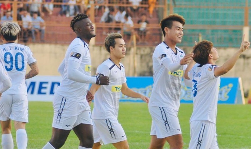 Vòng 2 V-League: HAGL tiếp đà thắng khi có thầy Park dự khán?