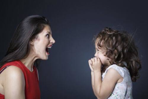 Những điều cha mẹ tuyệt đối không được nói với con