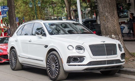 Bentley Bentayga hàng độc siêu rẻ chỉ hơn 8 tỷ