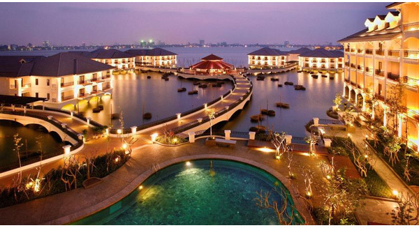 Khách sạn 5 sao đắc địa bậc nhất hồ Tây về tay đại gia Việt