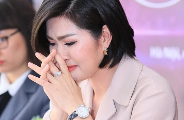 Nguyễn Hồng Nhung: Từng tự tử sau scandal ảnh nóng và day dứt vì con tự kỷ