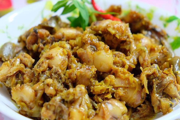 Lạ miệng với món ếch xào sả nghệ