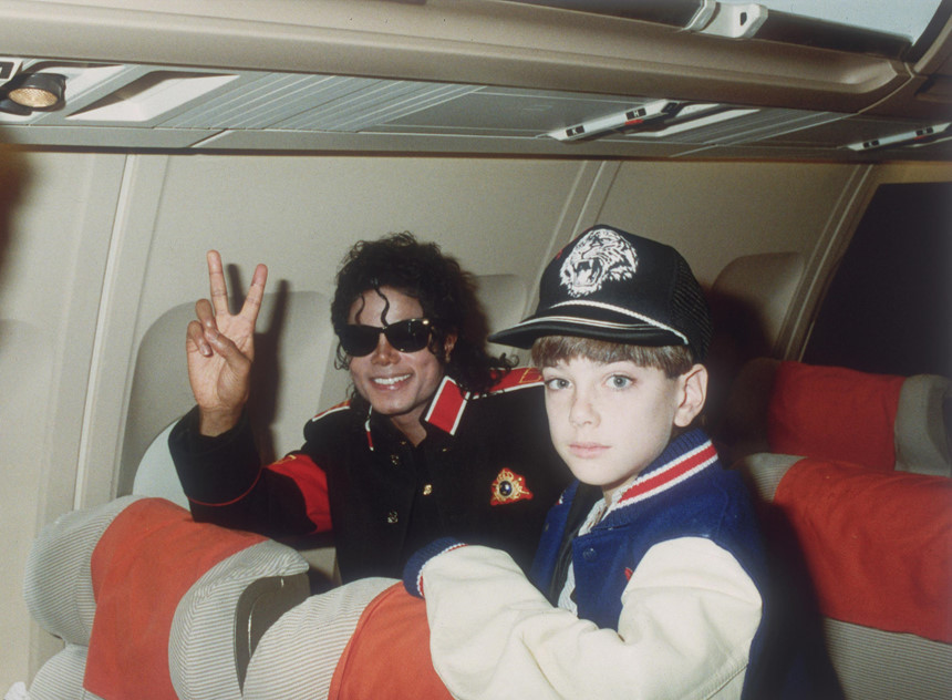 Phim tố Michael Jackson ấu dâm: Dối trá, lạm dụng và tổn thương